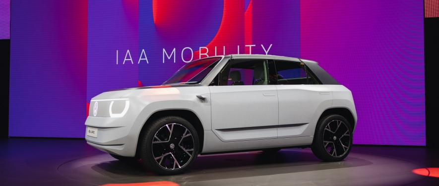 „Volkswagen“ pristatė elektrinio mobilumo ateitį – daugeliui įperkamą koncepcinį „ID.LIFE“