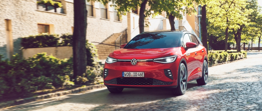 Volkswagen pristatė naują sportiškų elektromobilių ženklą, pirmasis modelis – ID.4 GTX
