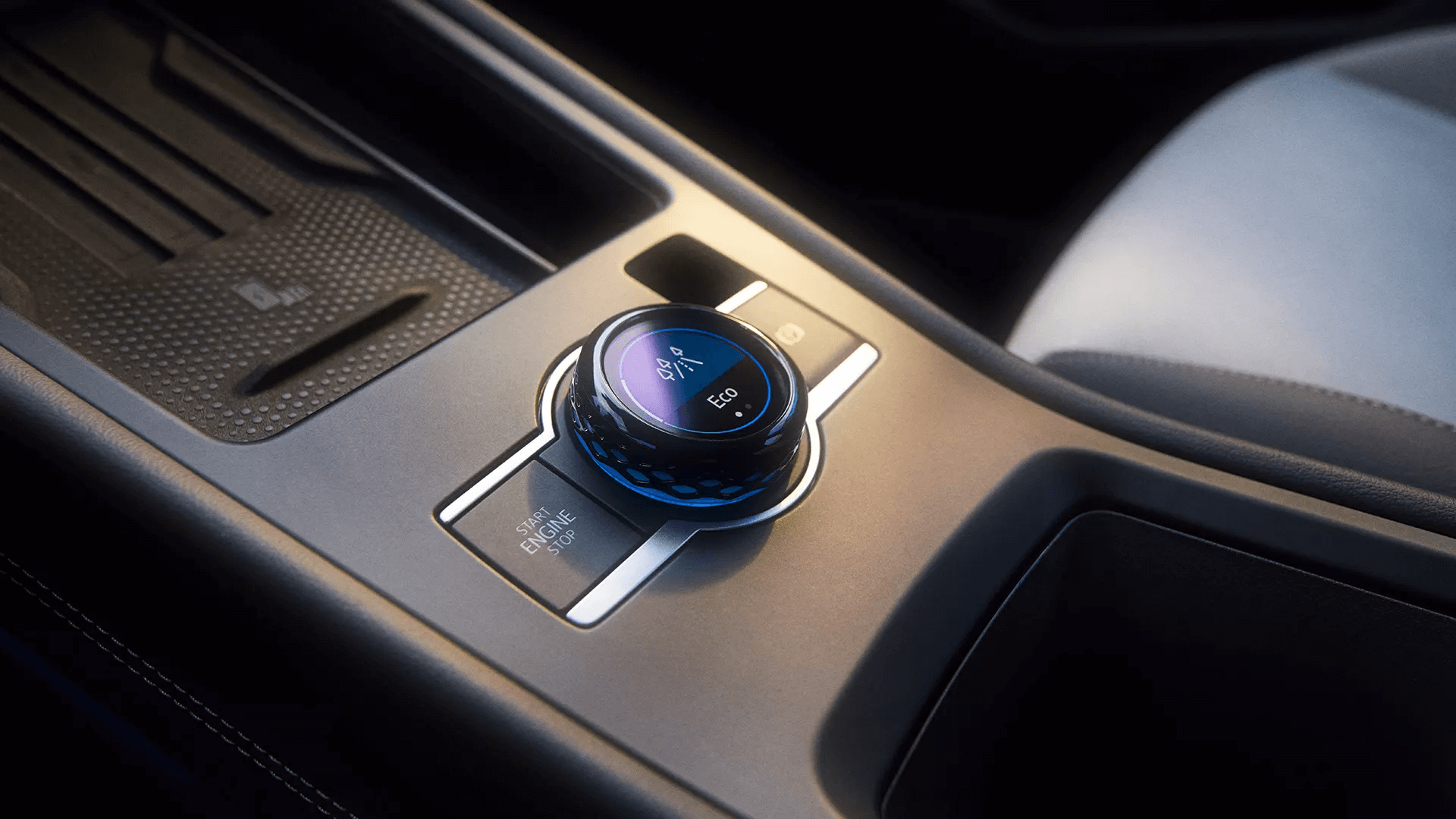 „Volkswagen T-Roc“ centrinė konsolė su važiavimo režimų valdymo ratuku.